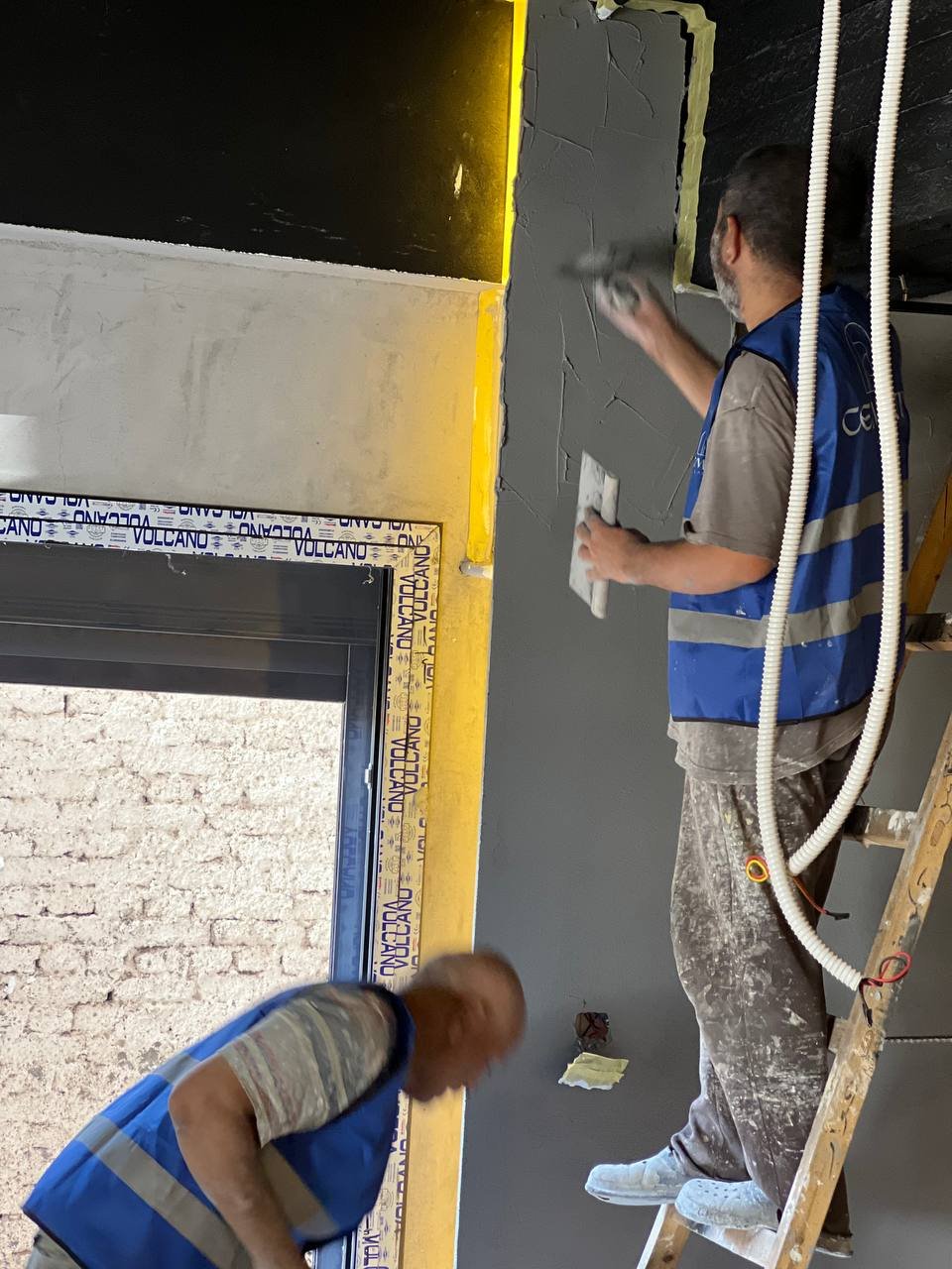 photo_5981249831429065002_y