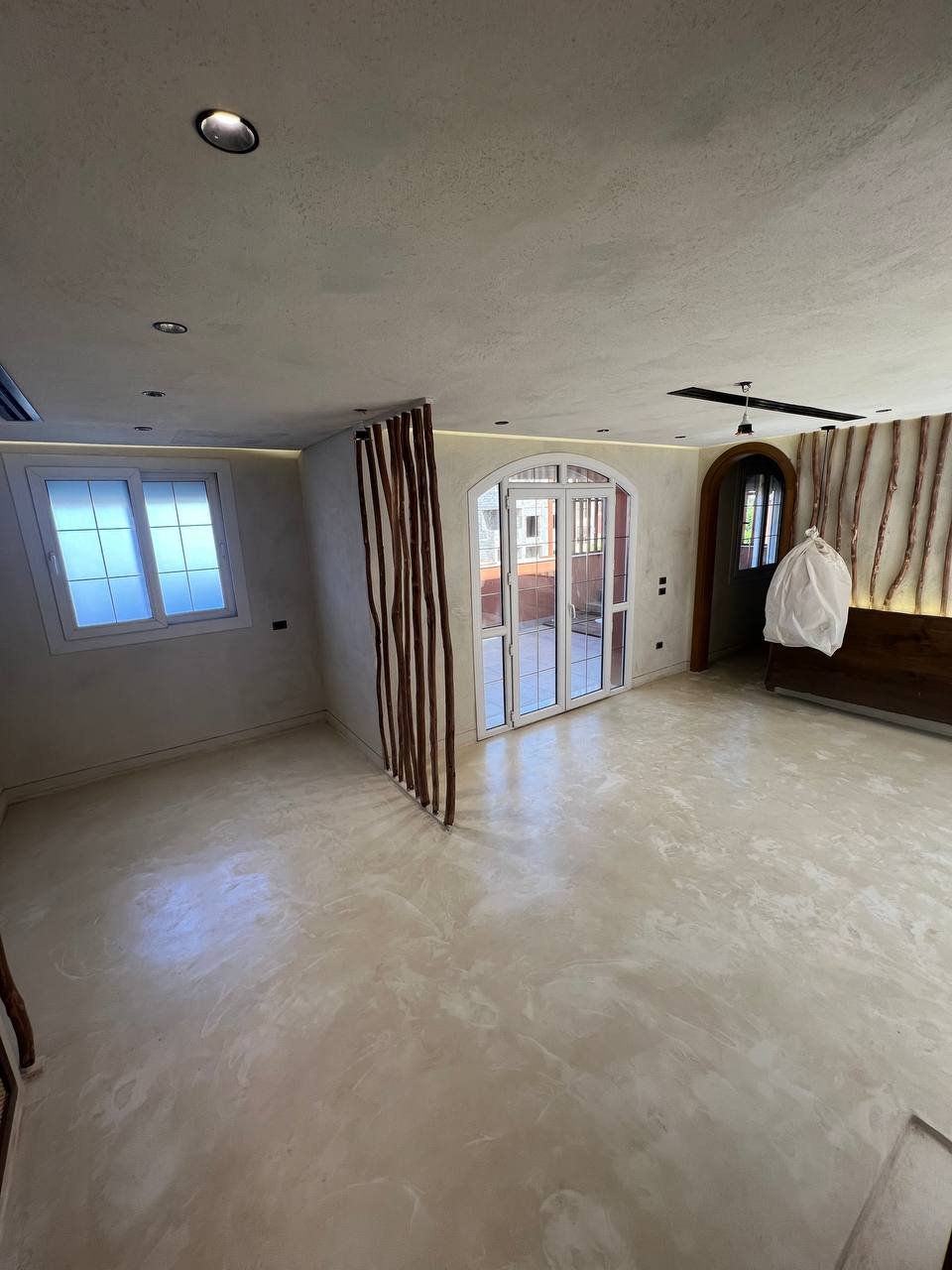 photo_5981249831429065041_y