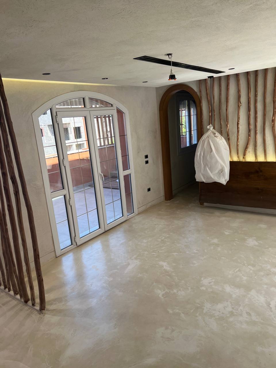 photo_5981249831429065044_y